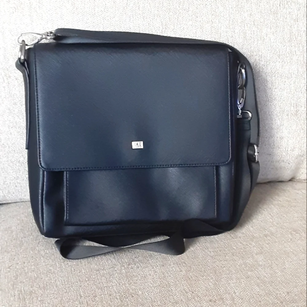 Ike By Ike Behar Men's Black Leather Messenger Bag